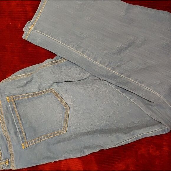 Gloria Vanderbilt Amanda Slim Jeans - Picture 1 of 5